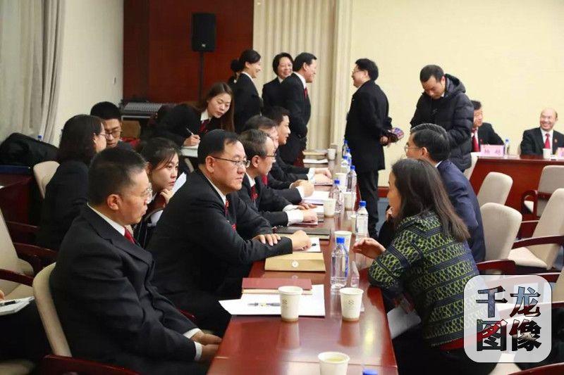各自精彩，生存有術!万里碧空朵朵云打一最佳精准生肖精选解析、解释与落实、全面解答解释落实